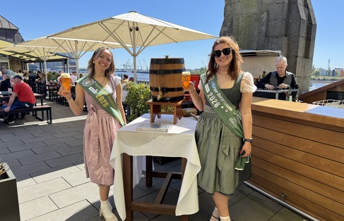 Bierkönigin und Bierprinzessin mit Maibock
