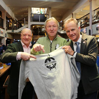 Olaf Jessen, Horst Hrubesch und Staatsrat Christoph Holstein bei der Boxschool-Jahresfeier Olaf Jessen, Horst Hrubesch und Staatsrat Christoph Holstein bei der Boxschool-Jahresfeier