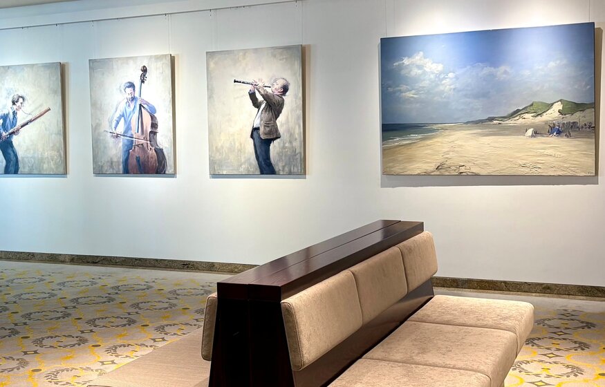 Ausstellungsansicht_Vom Leben_Grand Elysée Hamburg