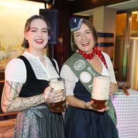 BLOCKBRÄU Brauerin Anna Clasen-Mellüh_Bierprinzessin Carina Dawert