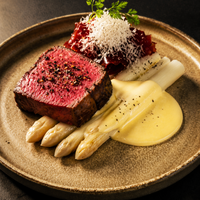 Block Menü - Roastbeef mit Spargel und Sauce Hollandaise