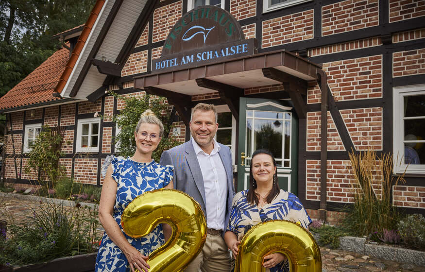 v.l. Direktorin Seehotel- Claudia Gipp, GF Jens Niemann, Restaurantleiterin Fischhaus am Schaalsee -Nancy Rieger