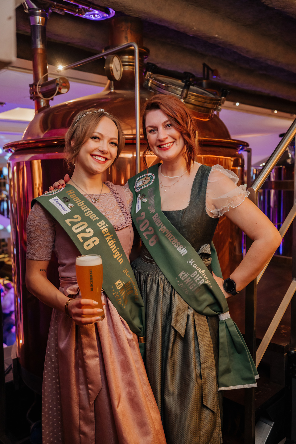 Bierkönigin Nele Schomaker und Bierprinzessin Jessica Pchaiek