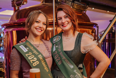 Bierkönigin Nele Schomaker und Bierprinzessin Jessica Pchaiek