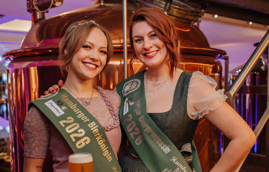 Bierkönigin Nele Schomaker und Bierprinzessin Jessica Pchaiek