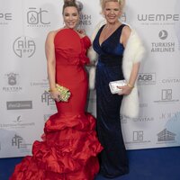 v.l. Kathy Savannah Krause und Sopranistin Nicole Mühle