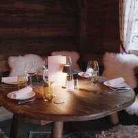 Grand Elysée Hamburg: Winter-Chalet Sitzecke