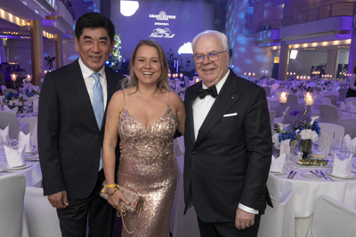 v.l. Tashi Takang, Nova Meierhenrich, Günter Ehnert