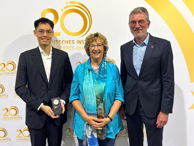 Auszeichnung für die Block Gruppe beim Deutschen Award für Nachhaltigkeitsprojekte Auszeichnung für die Block Gruppe beim Deutschen Award für Nachhaltigkeitsprojekte